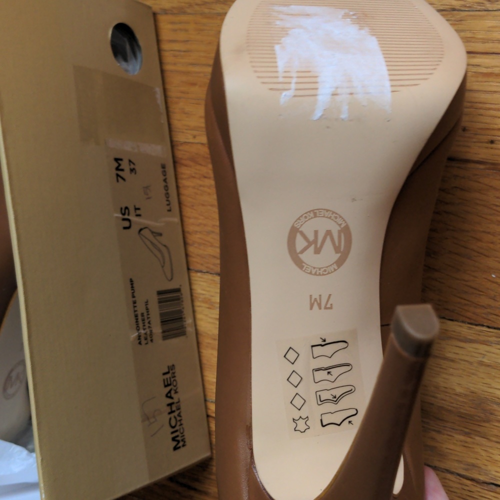 NIB Michael Kors Antoinette Leather Pump - Picture 6 of 6